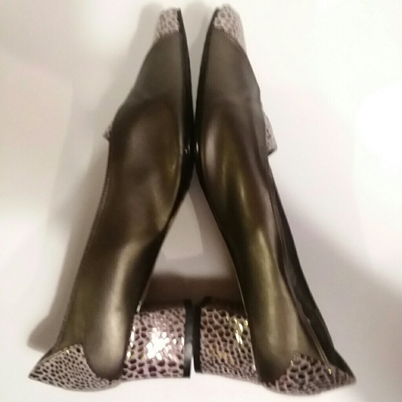 Amanda gray career shoe with metallic anim… - Picture 3 of 7